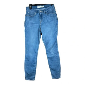 Levis Signature Mid Rise Skinny Womens Jeans 6M  W28/L30  Blue Stretch Med Wash
